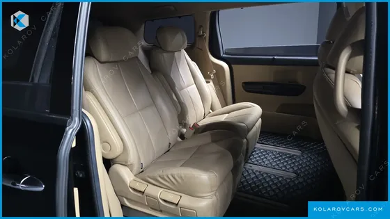 KIA CARNIVAL GASOLINE 7-SEATER LIMOUSINE