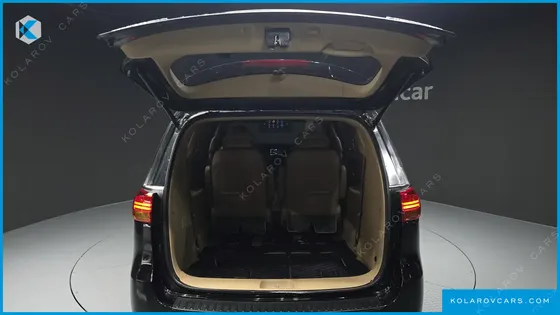 KIA CARNIVAL GASOLINE 7-SEATER LIMOUSINE