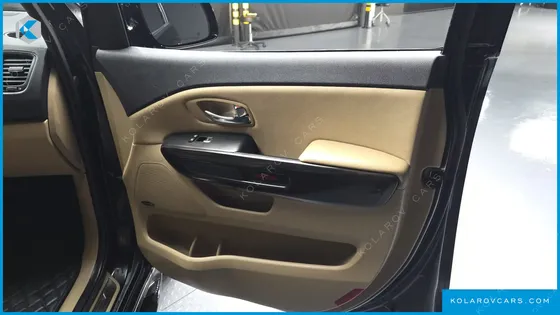 KIA CARNIVAL GASOLINE 7-SEATER LIMOUSINE