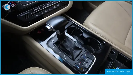 KIA CARNIVAL 9-SEATER PRESTIGE