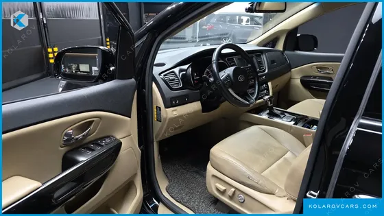 KIA CARNIVAL 9-SEATER PRESTIGE