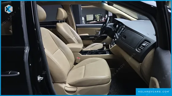 KIA CARNIVAL 9-SEATER PRESTIGE