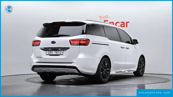 KIA CARNIVAL 9-SEATER NOBLESSE