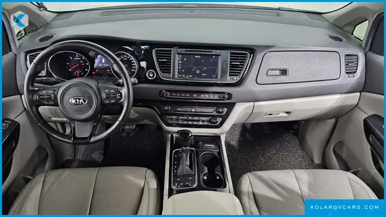 KIA CARNIVAL 9-SEATER NOBLESSE