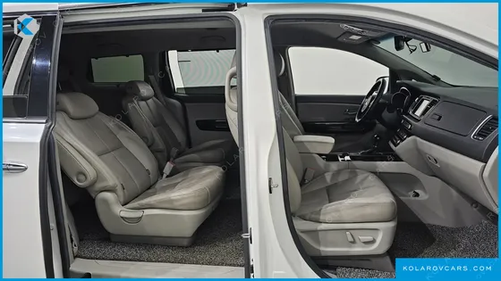 KIA CARNIVAL 9-SEATER NOBLESSE