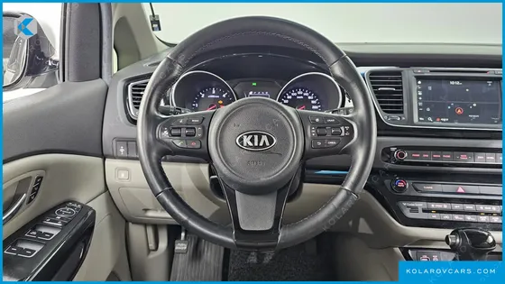 KIA CARNIVAL 9-SEATER NOBLESSE