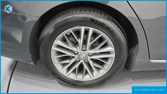 HYUNDAI GRANDEUR 2.4 MODERN BASIC (RENTAL CAR)