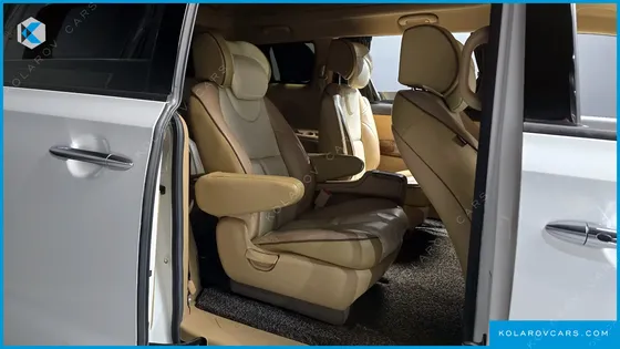 KIA CARNIVAL 9-SEATER HI-LIMOUSINE