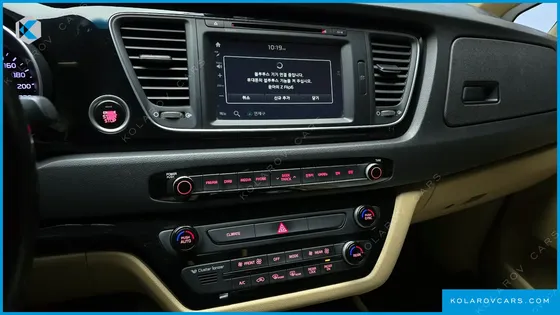 KIA CARNIVAL 9-SEATER HI-LIMOUSINE