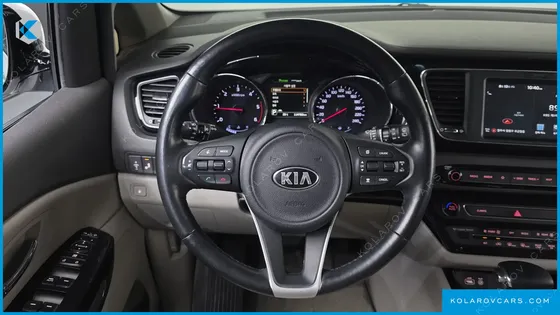 KIA CARNIVAL 9-SEATER PRESTIGE