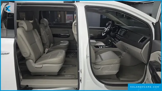 KIA CARNIVAL 9-SEATER PRESTIGE