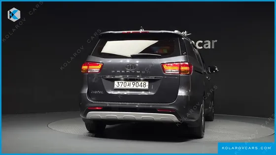 KIA CARNIVAL 9-SEATER LUXURY