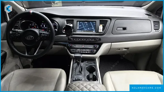 KIA CARNIVAL 9-SEATER LUXURY