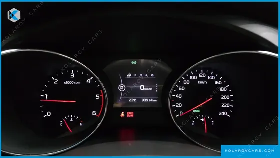 KIA CARNIVAL 9-SEATER LUXURY