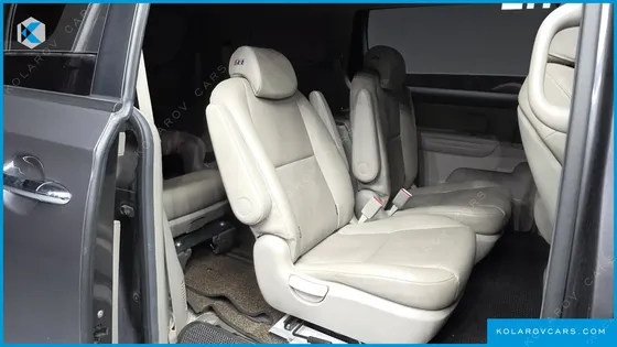 KIA CARNIVAL 9-SEATER LUXURY