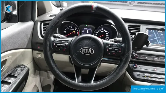 KIA CARNIVAL 9-SEATER LUXURY