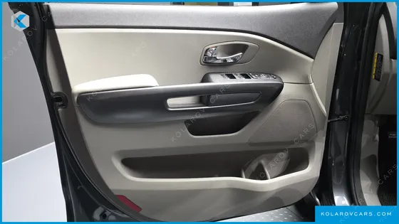 KIA CARNIVAL 9-SEATER LUXURY