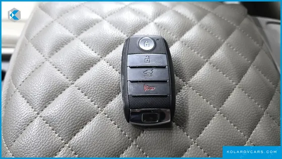 KIA CARNIVAL 9-SEATER LUXURY