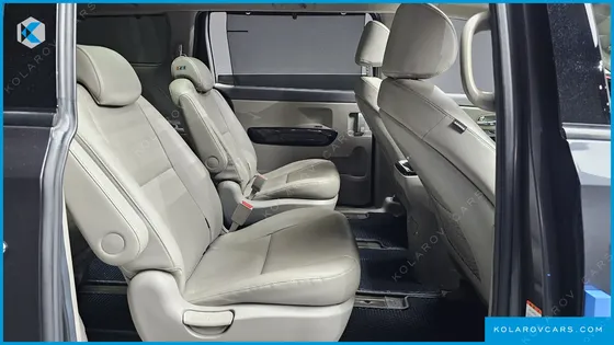KIA CARNIVAL 9-SEATER PRESTIGE