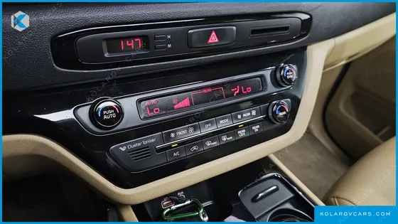KIA CARNIVAL 9-SEATER PRESTIGE