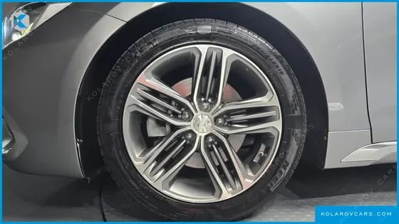 HYUNDAI GRANDEUR 2.4 PREMIUM