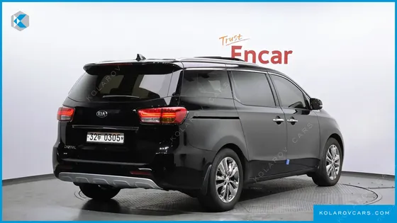 KIA CARNIVAL 9-SEATER NOBLESSE