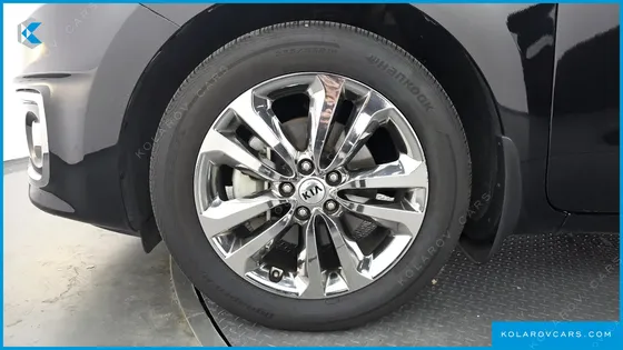 KIA CARNIVAL 9-SEATER NOBLESSE