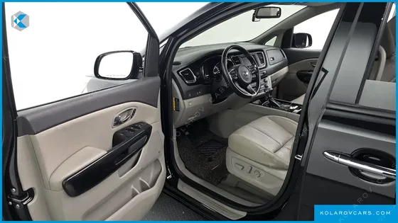 KIA CARNIVAL 9-SEATER NOBLESSE
