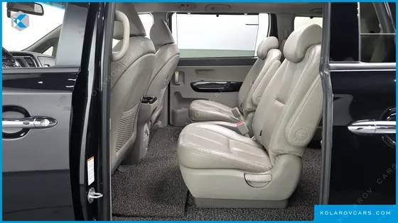 KIA CARNIVAL 9-SEATER NOBLESSE