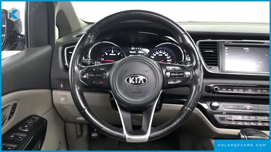 KIA CARNIVAL 9-SEATER NOBLESSE