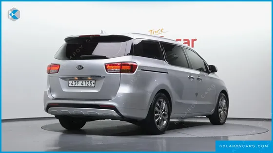 KIA CARNIVAL 9-SEATER NOBLESSE