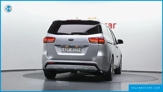KIA CARNIVAL 9-SEATER NOBLESSE