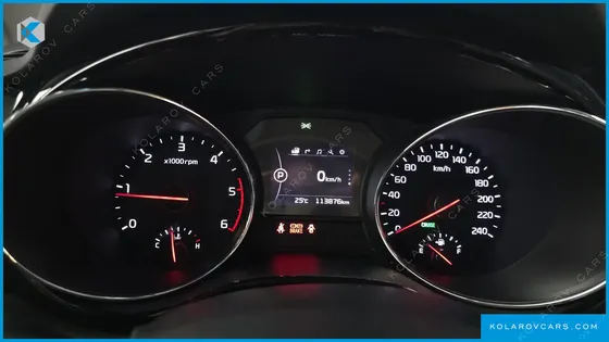 KIA CARNIVAL 9-SEATER NOBLESSE