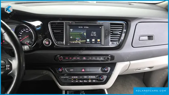 KIA CARNIVAL 9-SEATER NOBLESSE