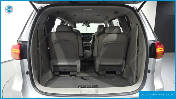 KIA CARNIVAL 9-SEATER NOBLESSE