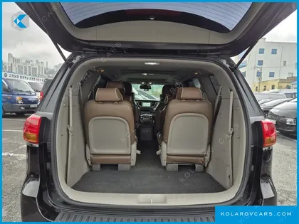 KIA CARNIVAL 9-SEATER PRESTIGE