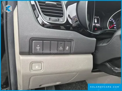 KIA CARNIVAL 9-SEATER PRESTIGE