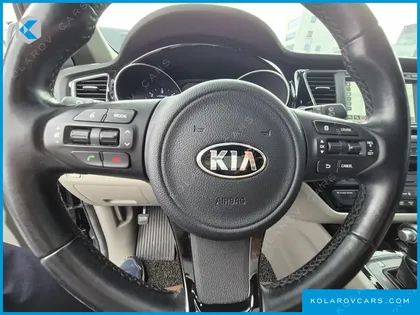 KIA CARNIVAL 9-SEATER PRESTIGE