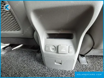KIA CARNIVAL 9-SEATER PRESTIGE