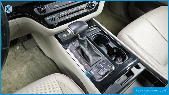 KIA CARNIVAL 9-SEATER NOBLESSE SPECIAL