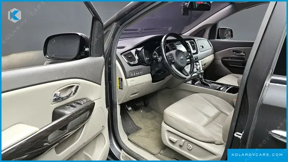 KIA CARNIVAL 9-SEATER NOBLESSE SPECIAL