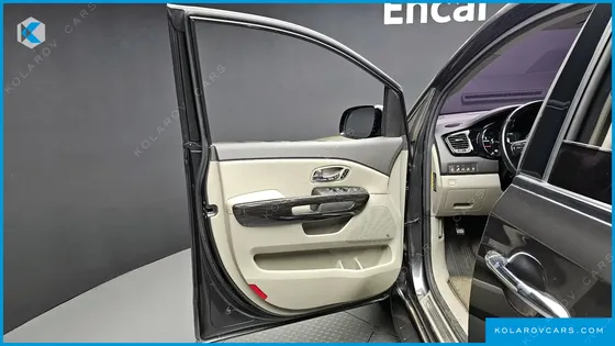 KIA CARNIVAL 9-SEATER NOBLESSE SPECIAL