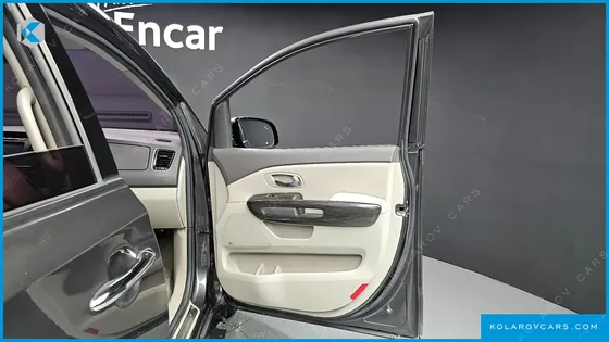 KIA CARNIVAL 9-SEATER NOBLESSE SPECIAL