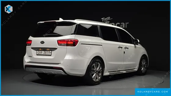 KIA CARNIVAL 9-SEATER PRESTIGE