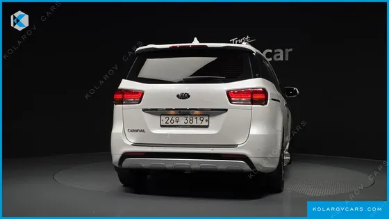 KIA CARNIVAL 9-SEATER PRESTIGE