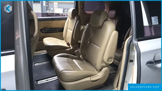 KIA CARNIVAL 9-SEATER PRESTIGE