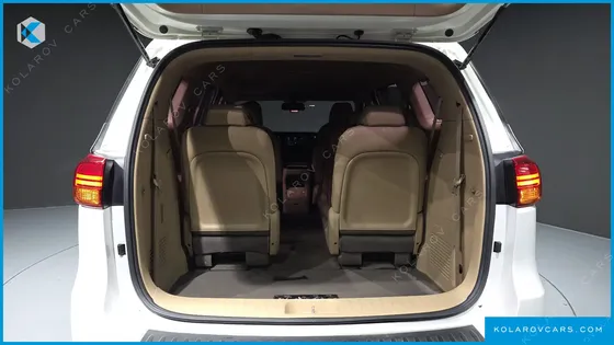 KIA CARNIVAL 9-SEATER PRESTIGE