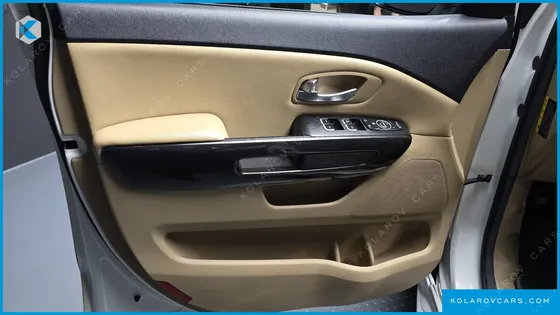 KIA CARNIVAL 9-SEATER PRESTIGE