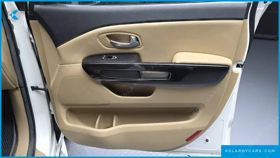 KIA CARNIVAL 9-SEATER PRESTIGE