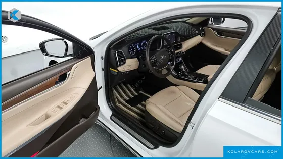 HYUNDAI GRANDEUR 2.4 PREMIUM